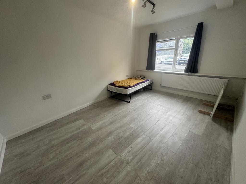 Lot: 32 - MIXED USE PROPERTY WITH PLANNING PERMISSION FOR RESIDENTIAL - Ground floor bedroom